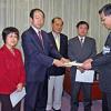 党市議団が市長に公用車私的使用疑惑解明に向けての要望および公開質問