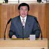 河治民夫議員が予算組替え動議を説明